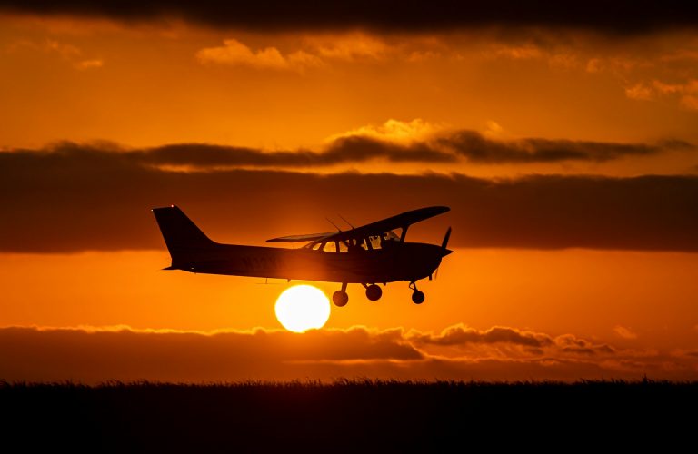 Flugzeug Sonnenuntergang